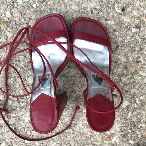 Sold🦋90s Aldo Red Leather Strappy Heel Sandals - Picture 7 of 7